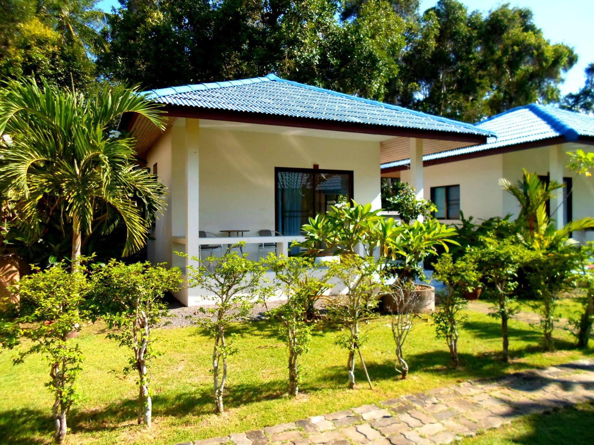 Baan Kuasakul Resort Mae Nam Buitenkant foto