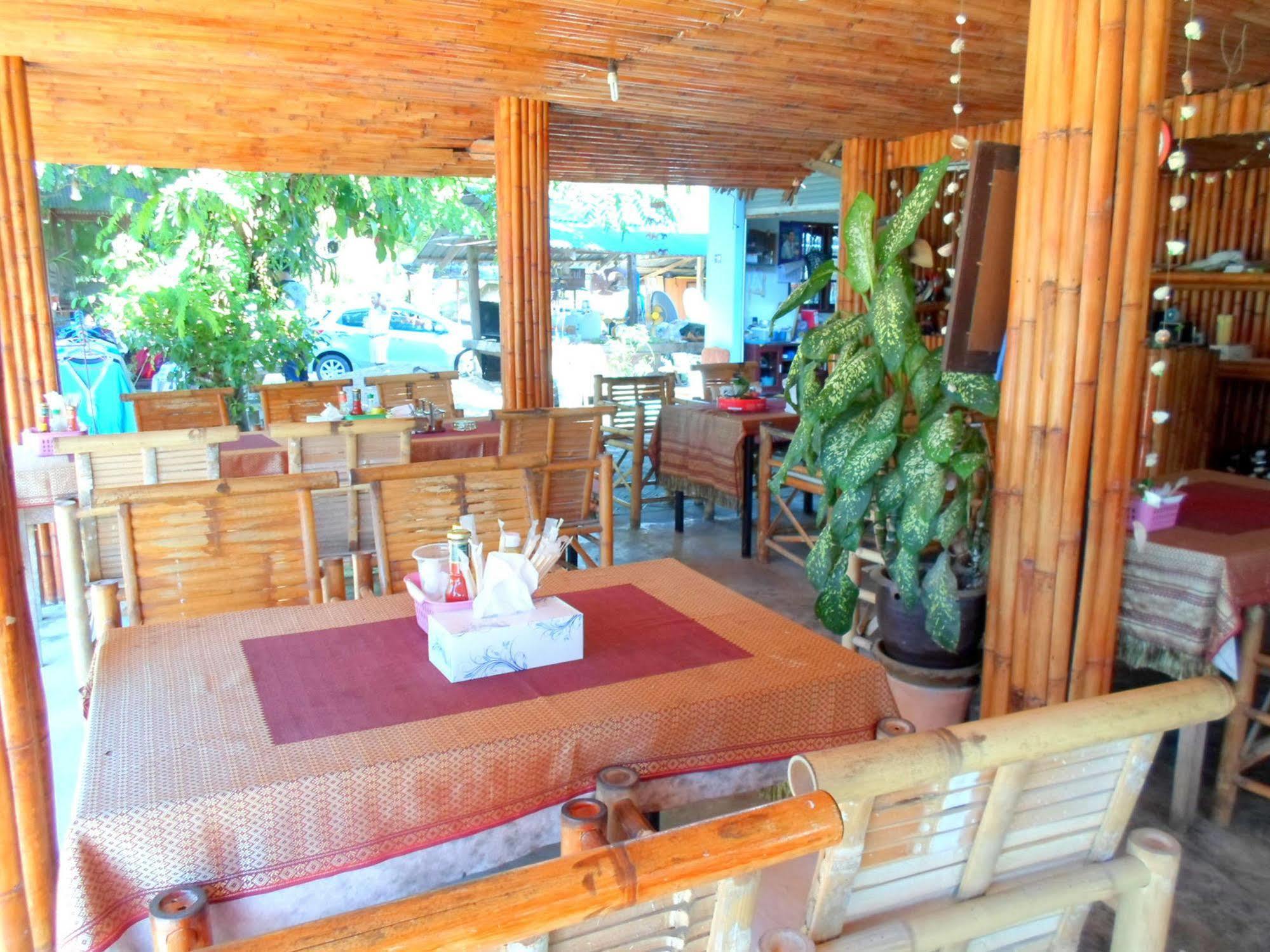 Baan Kuasakul Resort Mae Nam Buitenkant foto