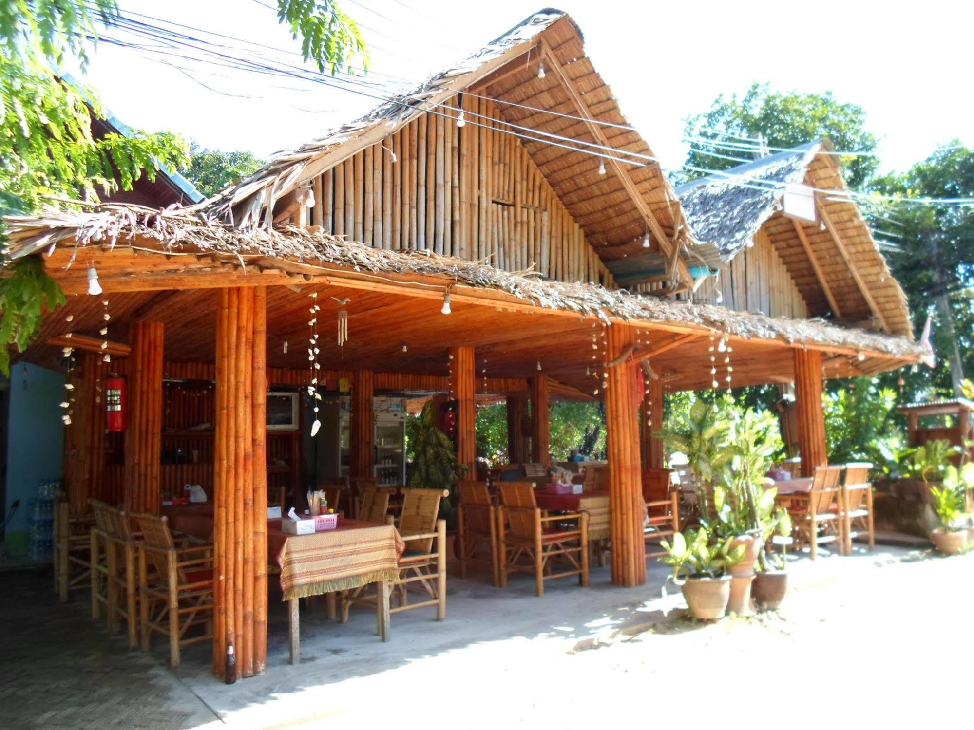 Baan Kuasakul Resort Mae Nam Buitenkant foto